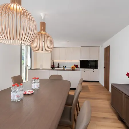 Swiss - Апартаменти *